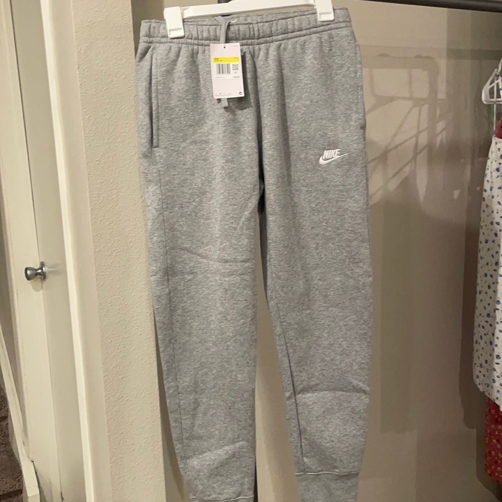 Men’s Nike grey sweatpants brand new